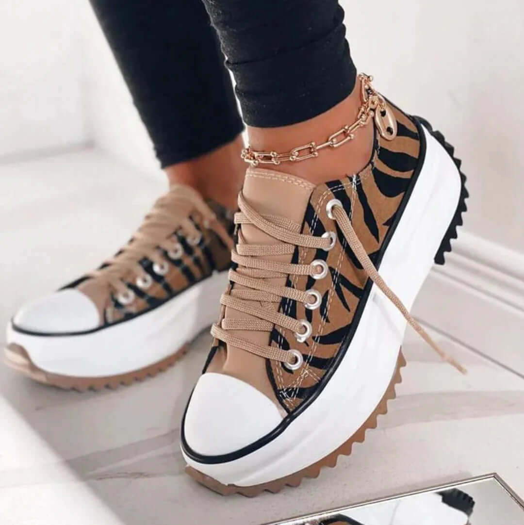 Yasmin - Comfortable Sneakers